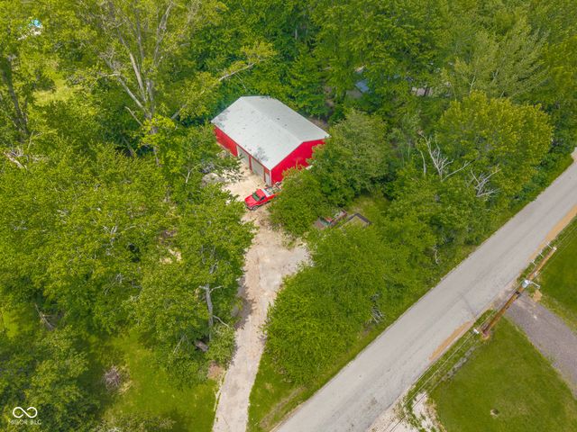 8951 S State Road 58, Columbus, IN 47201