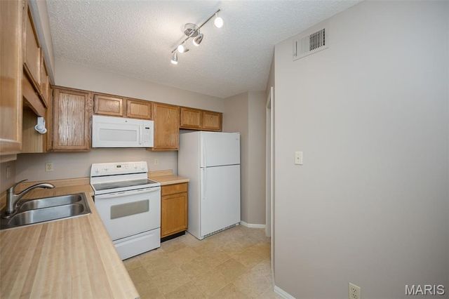 12917 Portulaca Drive 220, St Louis, MO 63146