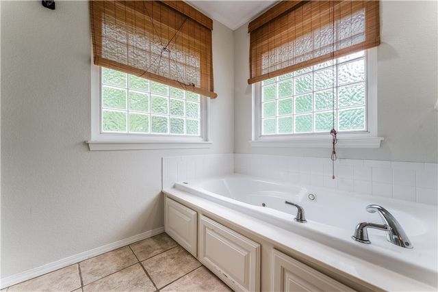 32 Latshaw Drive, Bella Vista, AR 72714