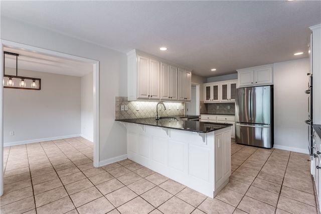 32 Latshaw Drive, Bella Vista, AR 72714