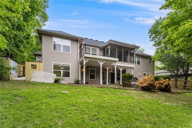 32 Latshaw Drive, Bella Vista, AR 72714
