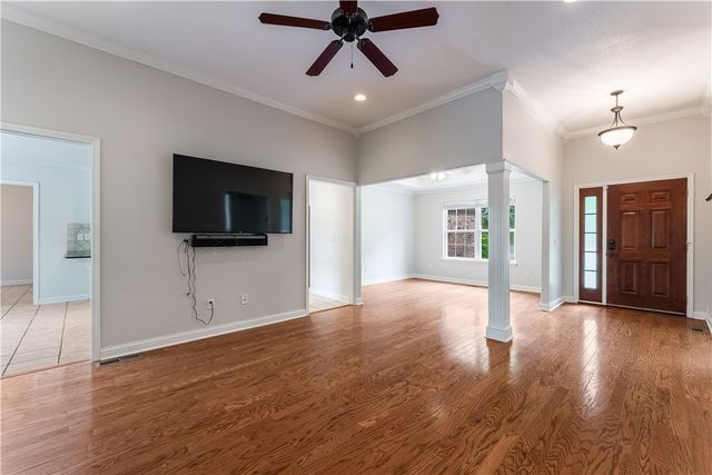 32 Latshaw Drive, Bella Vista, AR 72714