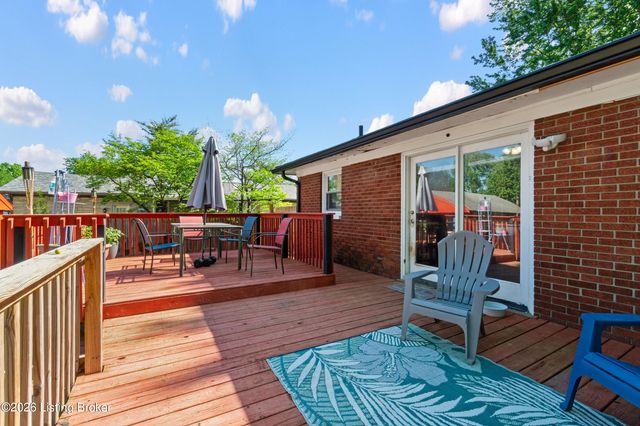 4318 Bayberry Dr, Louisville, KY 40216