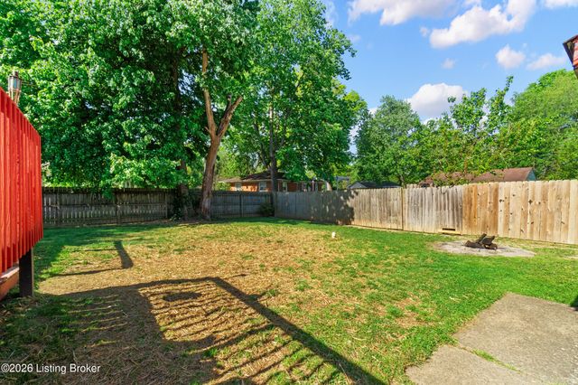4318 Bayberry Dr, Louisville, KY 40216