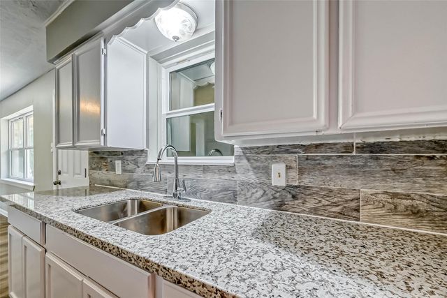 5606 Elm Springs Drive, Houston, TX 77048