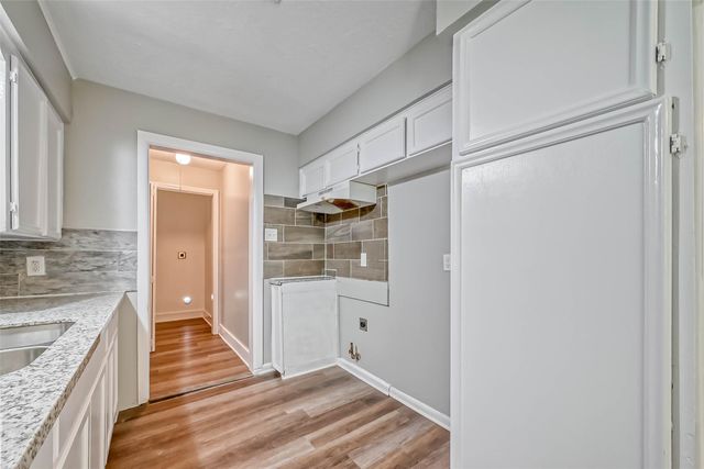 5606 Elm Springs Drive, Houston, TX 77048