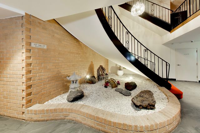 700 N Bruce Lane 312, Glenwood, IL 60425