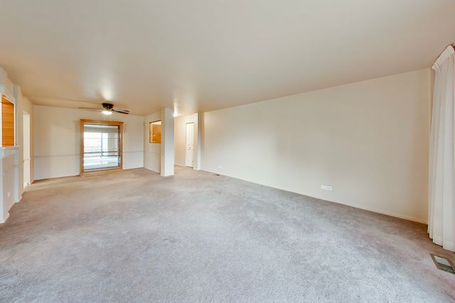 700 N Bruce Lane 312, Glenwood, IL 60425