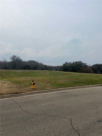 912 Gullmont Drive, Waco, TX 76712