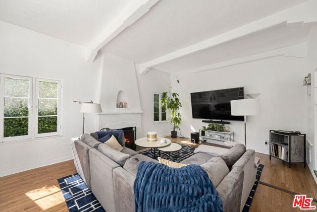 601 N Hayworth Avenue, Los Angeles, CA 90048