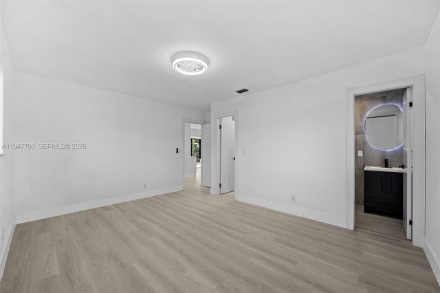 709 SW 4th Ct, Hallandale Beach, FL 33009