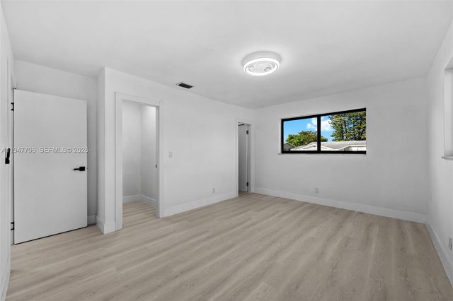 709 SW 4th Ct, Hallandale Beach, FL 33009