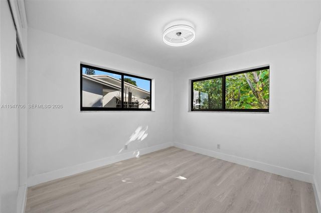 709 SW 4th Ct, Hallandale Beach, FL 33009