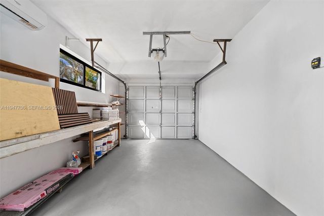 709 SW 4th Ct, Hallandale Beach, FL 33009