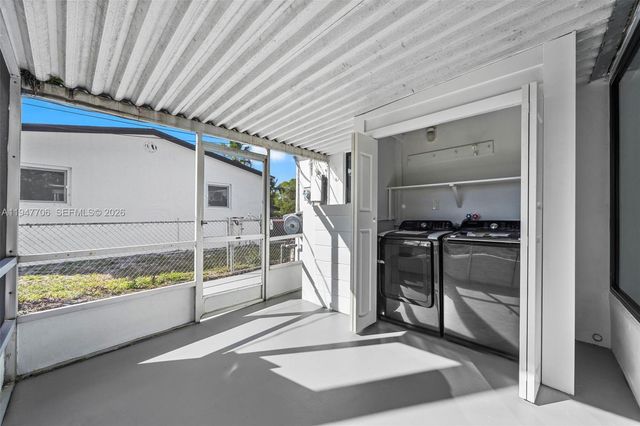 709 SW 4th Ct, Hallandale Beach, FL 33009