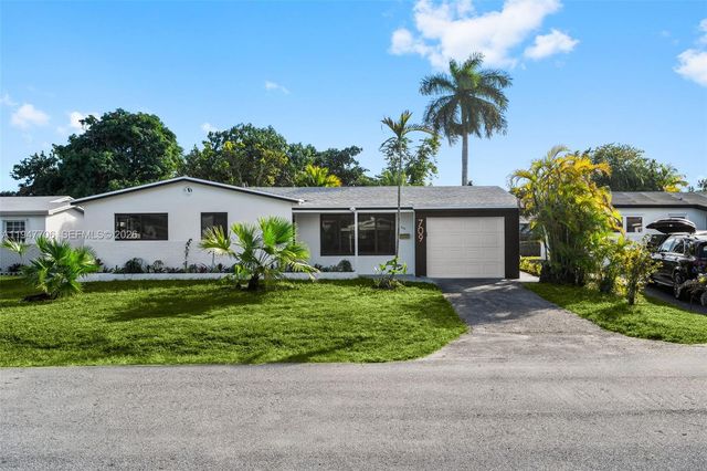 709 SW 4th Ct, Hallandale Beach, FL 33009