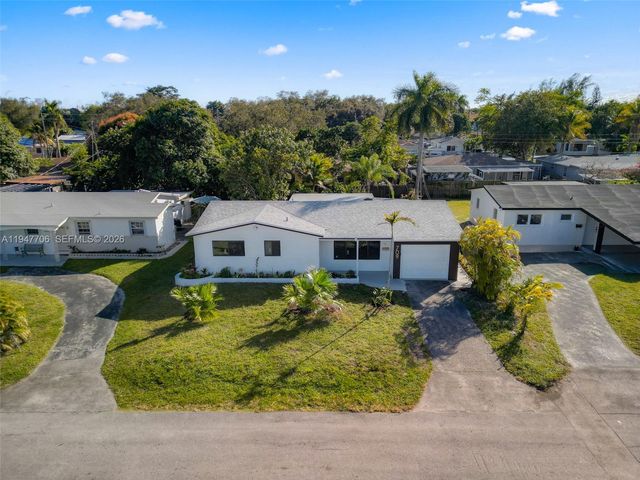 709 SW 4th Ct, Hallandale Beach, FL 33009