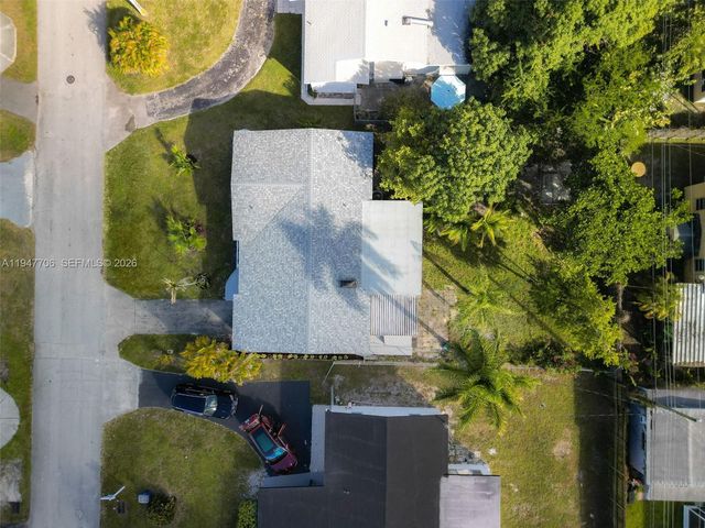 709 SW 4th Ct, Hallandale Beach, FL 33009