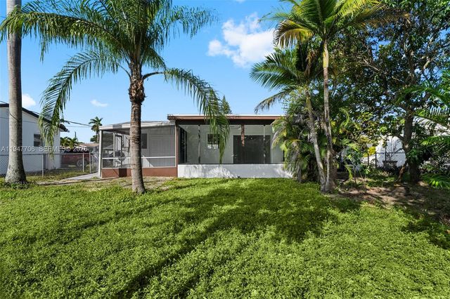 709 SW 4th Ct, Hallandale Beach, FL 33009