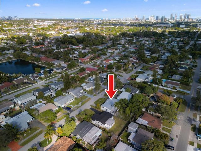 709 SW 4th Ct, Hallandale Beach, FL 33009