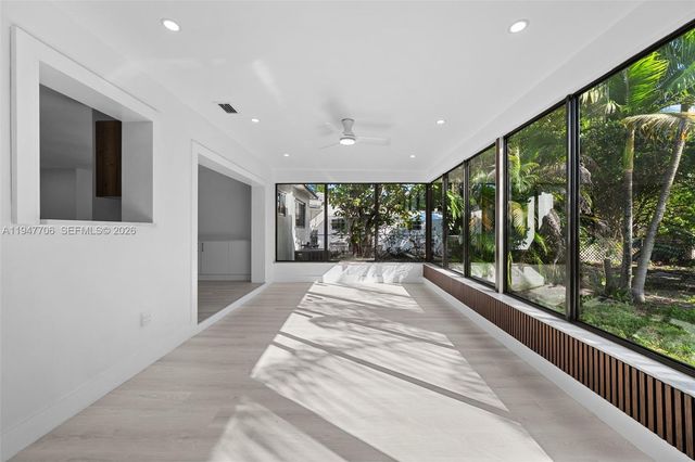 709 SW 4th Ct, Hallandale Beach, FL 33009