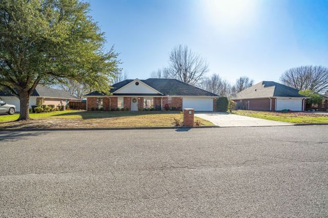 1311 Tiffany Lane, Commerce, TX 75428