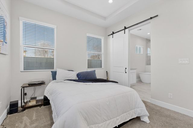 520 Bellamah Avenue NW, Albuquerque, NM 87102