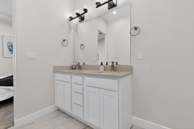 520 Bellamah Avenue NW, Albuquerque, NM 87102