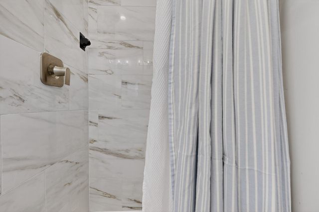 520 Bellamah Avenue NW, Albuquerque, NM 87102