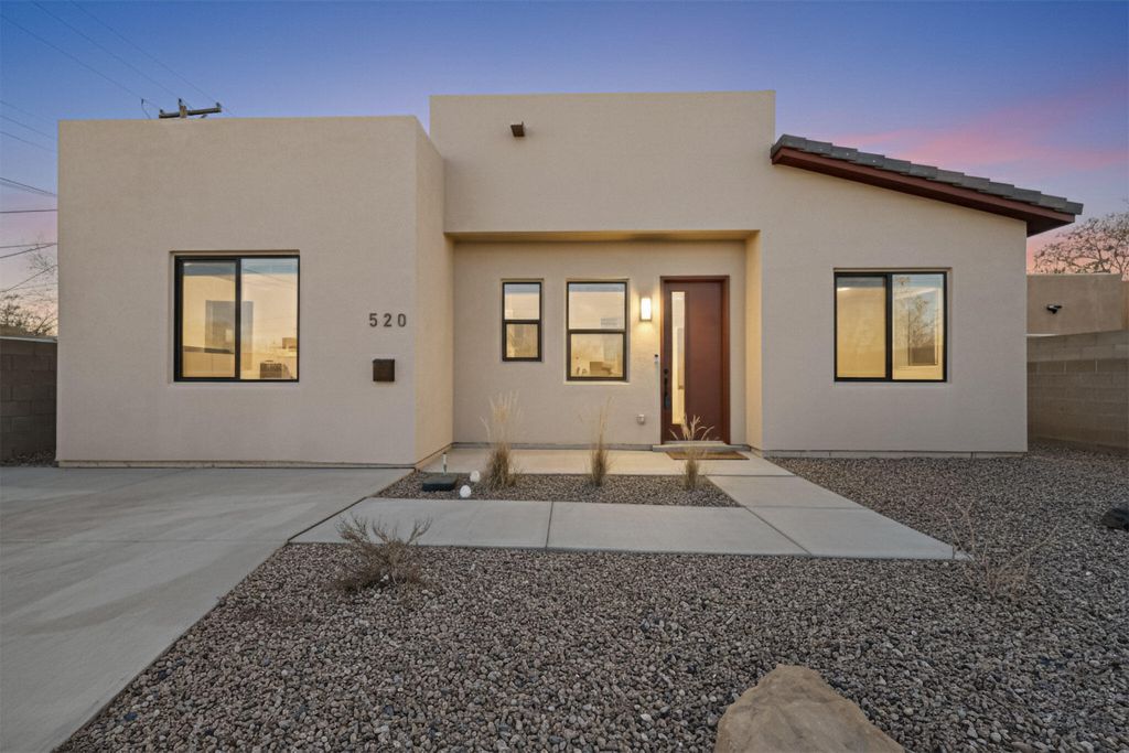 520 Bellamah Avenue NW, Albuquerque, NM 87102