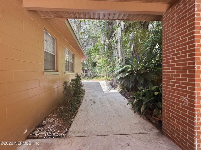 5516 AHMAD Drive N, Jacksonville, FL 32209
