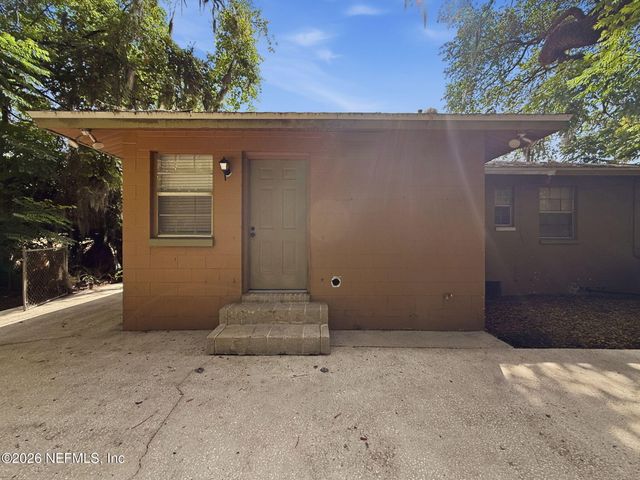 5516 AHMAD Drive N, Jacksonville, FL 32209