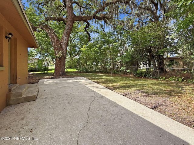 5516 AHMAD Drive N, Jacksonville, FL 32209