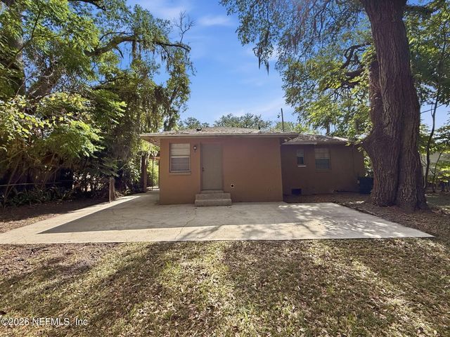 5516 AHMAD Drive N, Jacksonville, FL 32209