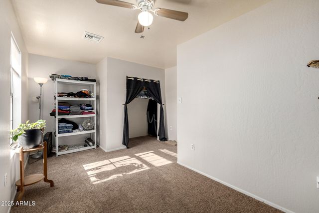 48822 N ROUGHRIDER Road, New River, AZ 85087