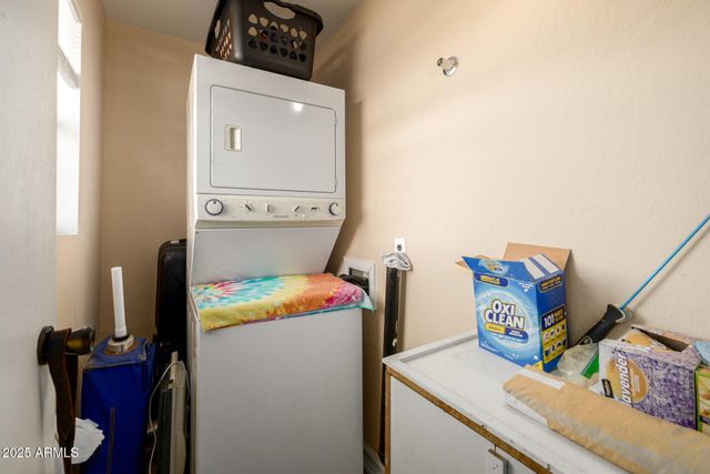 48822 N ROUGHRIDER Road, New River, AZ 85087