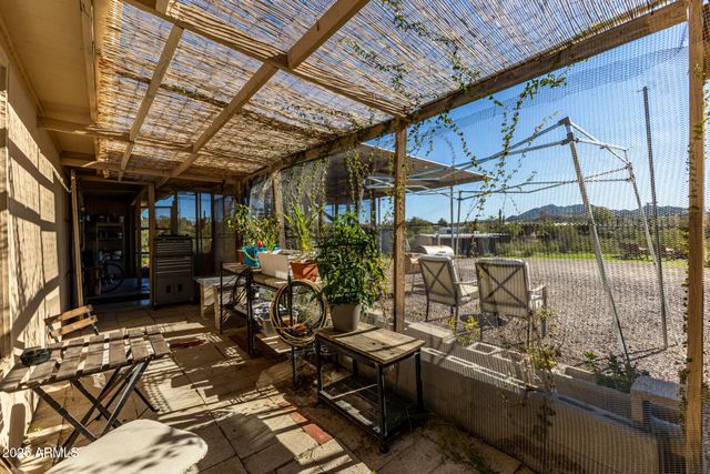 48822 N ROUGHRIDER Road, New River, AZ 85087