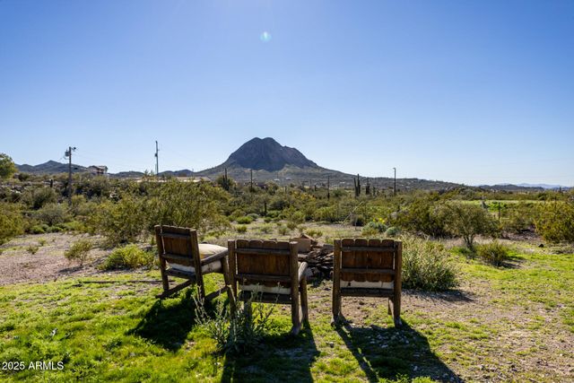 48822 N ROUGHRIDER Road, New River, AZ 85087