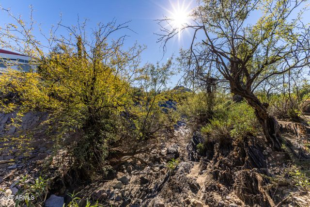 48822 N ROUGHRIDER Road, New River, AZ 85087