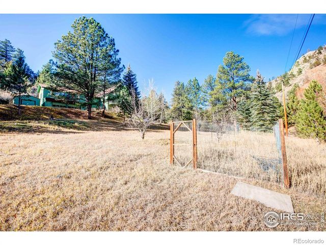 227 Streamside Drive, Glen Haven, CO 80532