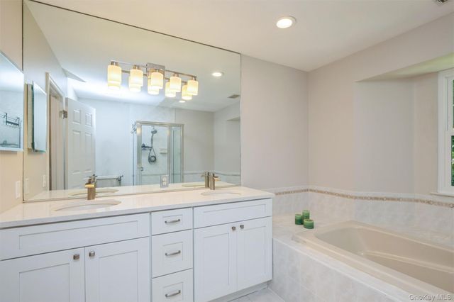 3 Plantation Drive, Hauppauge, NY 11788