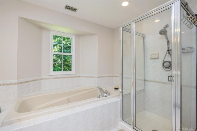 3 Plantation Drive, Hauppauge, NY 11788