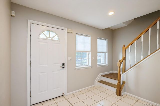 3 Plantation Drive, Hauppauge, NY 11788
