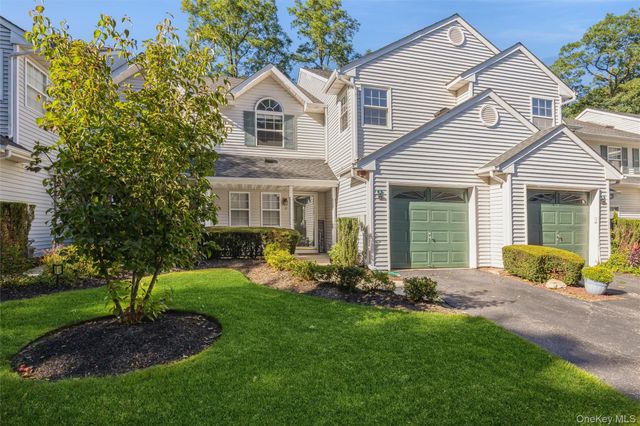 3 Plantation Drive, Hauppauge, NY 11788