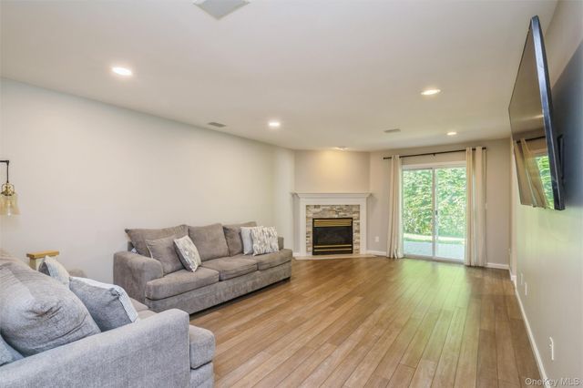 3 Plantation Drive, Hauppauge, NY 11788