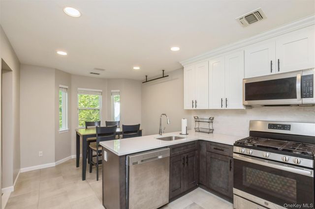 3 Plantation Drive, Hauppauge, NY 11788