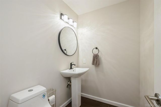 3 Plantation Drive, Hauppauge, NY 11788