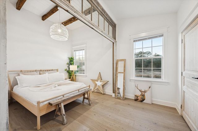 833 Fm 954, Round Top, TX 78954