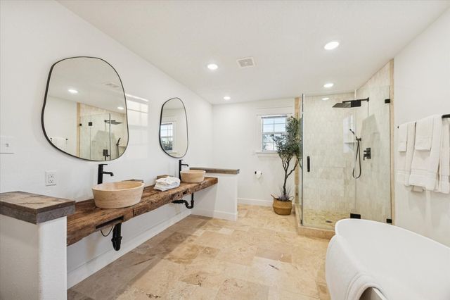 833 Fm 954, Round Top, TX 78954