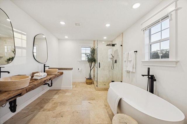 833 Fm 954, Round Top, TX 78954